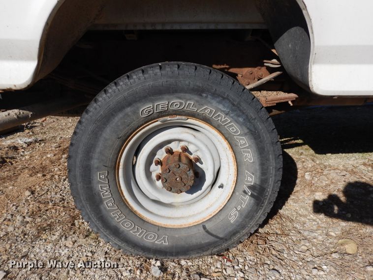 image for item GJ9019 1997 Ford F350 pickup truck