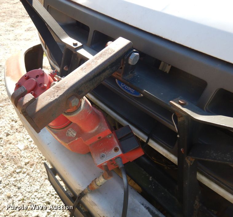 image for item GJ9019 1997 Ford F350 pickup truck