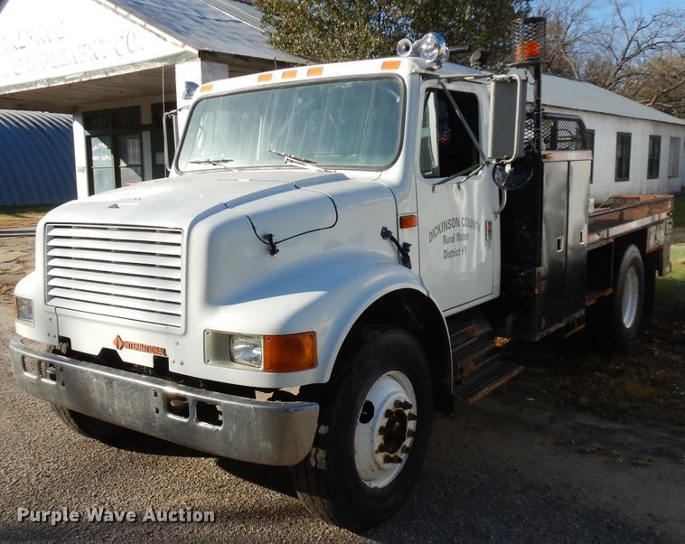 image for item GJ9022 1991 International 4700 flatbed truck