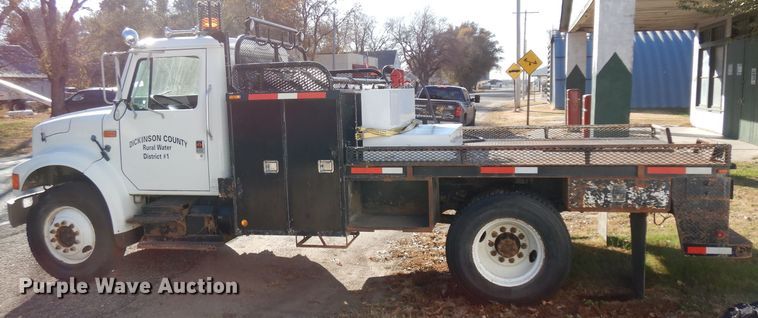 image for item GJ9022 1991 International 4700 flatbed truck