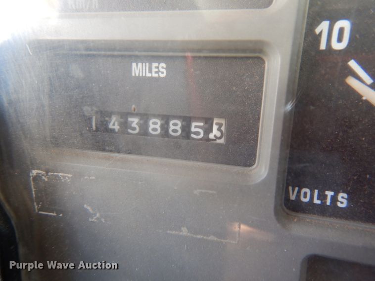 image for item GJ9022 1991 International 4700 flatbed truck