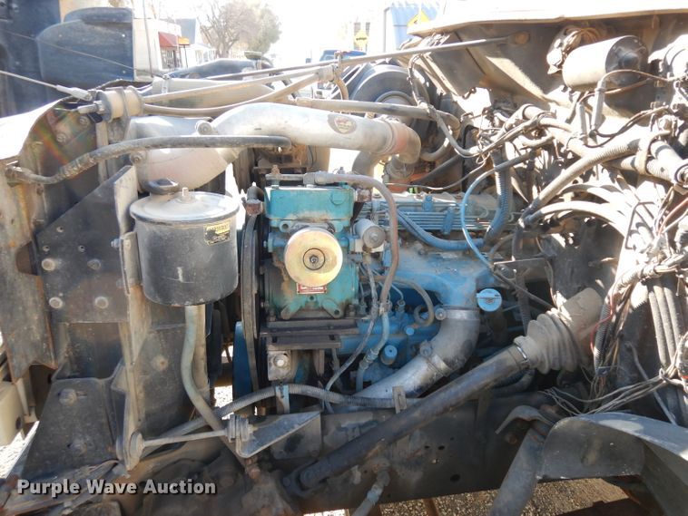 image for item GJ9022 1991 International 4700 flatbed truck