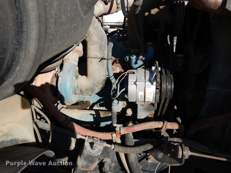 image for item GJ9022 1991 International 4700 flatbed truck