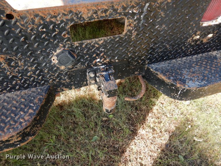 image for item GJ9022 1991 International 4700 flatbed truck