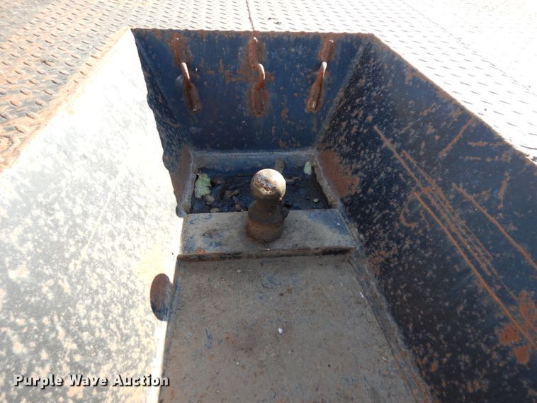 image for item GJ9022 1991 International 4700 flatbed truck