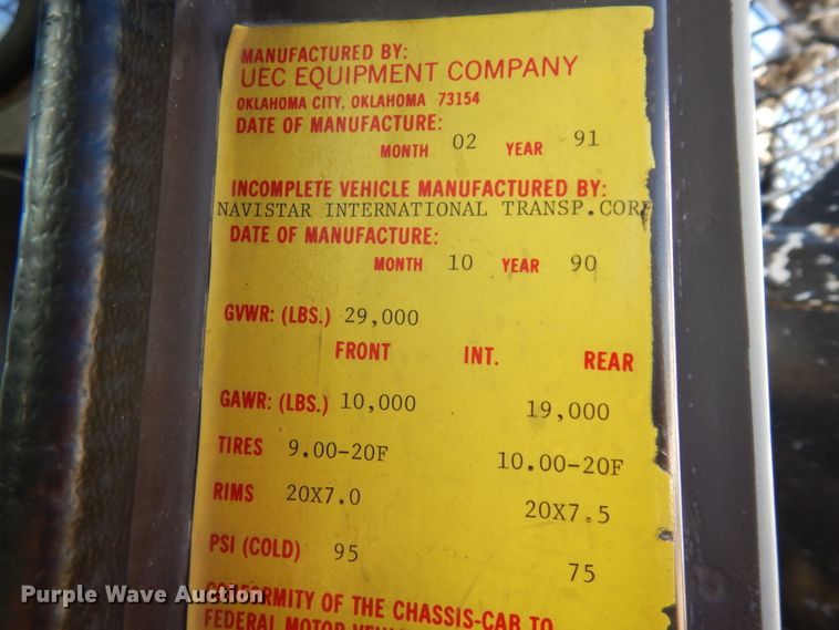 image for item GJ9022 1991 International 4700 flatbed truck