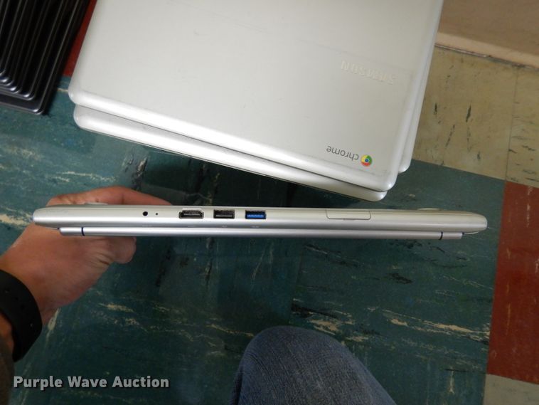 image for item GJ9032 (16) laptops