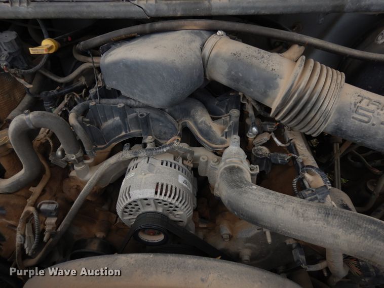 image for item GJ9034 2004 Ford F350 Super Duty Crew Cab utility bed pickup truck