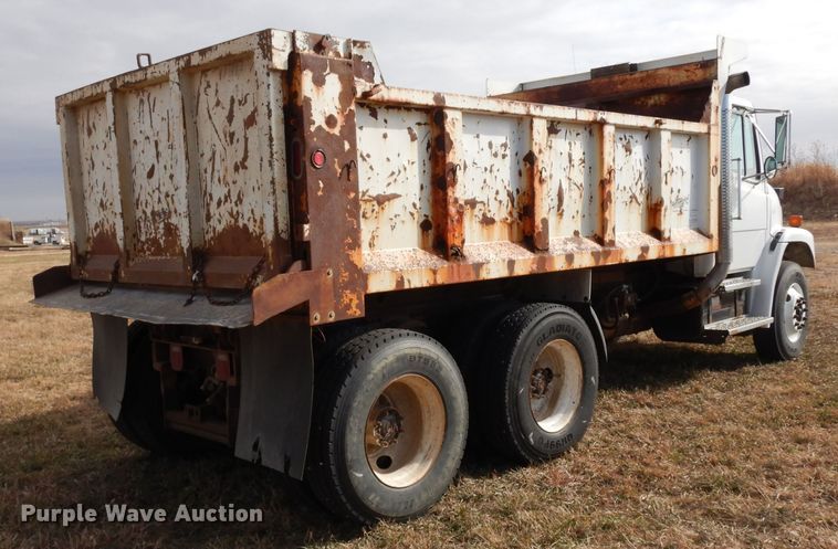 image for item GJ9039 2003 Freightliner FL80 dump truck
