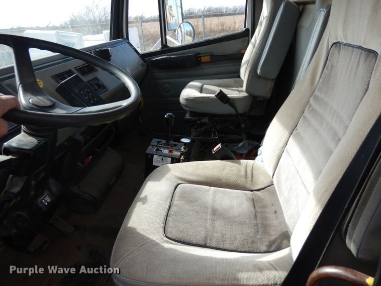 image for item GJ9039 2003 Freightliner FL80 dump truck