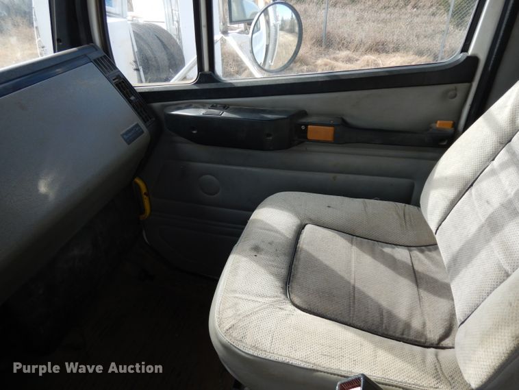 image for item GJ9039 2003 Freightliner FL80 dump truck