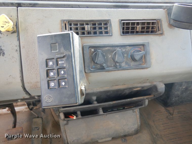 image for item GJ9039 2003 Freightliner FL80 dump truck