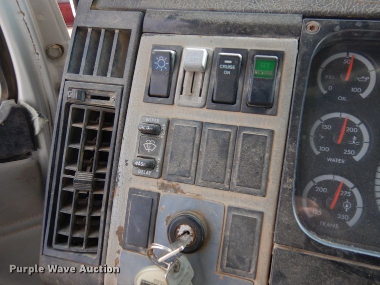 image for item GJ9039 2003 Freightliner FL80 dump truck