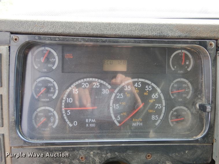 image for item GJ9039 2003 Freightliner FL80 dump truck