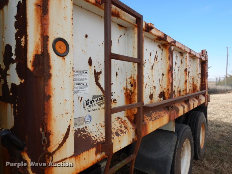 image for item GJ9039 2003 Freightliner FL80 dump truck