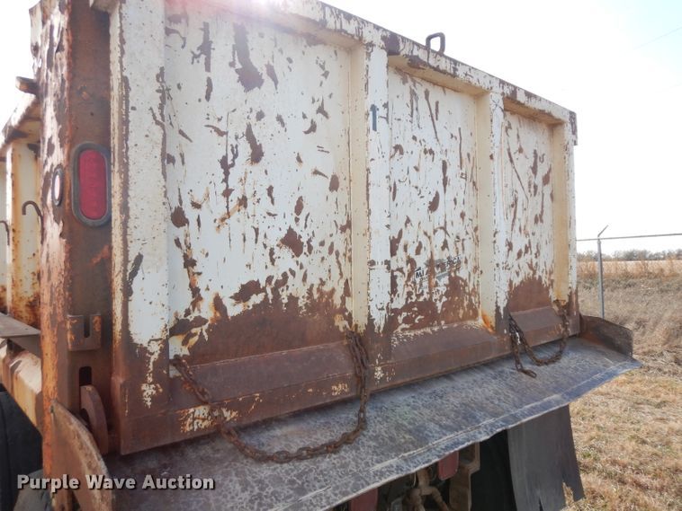 image for item GJ9039 2003 Freightliner FL80 dump truck