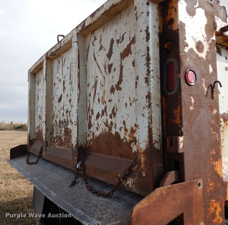 image for item GJ9039 2003 Freightliner FL80 dump truck