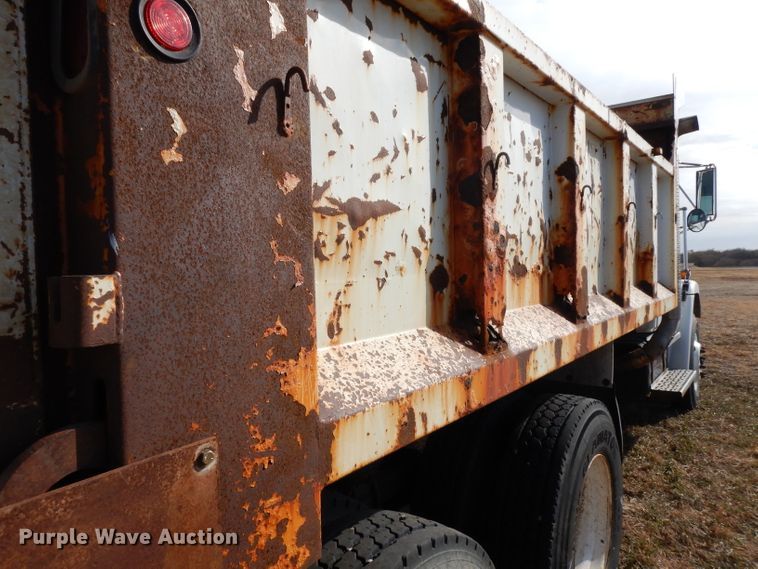 image for item GJ9039 2003 Freightliner FL80 dump truck