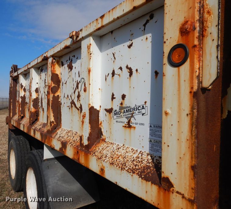 image for item GJ9039 2003 Freightliner FL80 dump truck