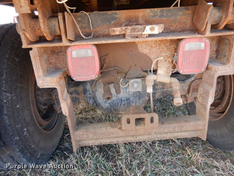 image for item GJ9039 2003 Freightliner FL80 dump truck