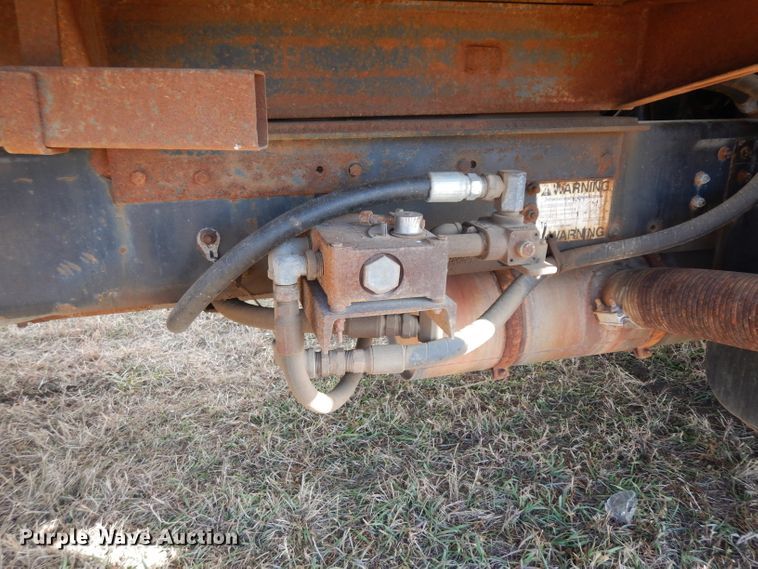 image for item GJ9039 2003 Freightliner FL80 dump truck