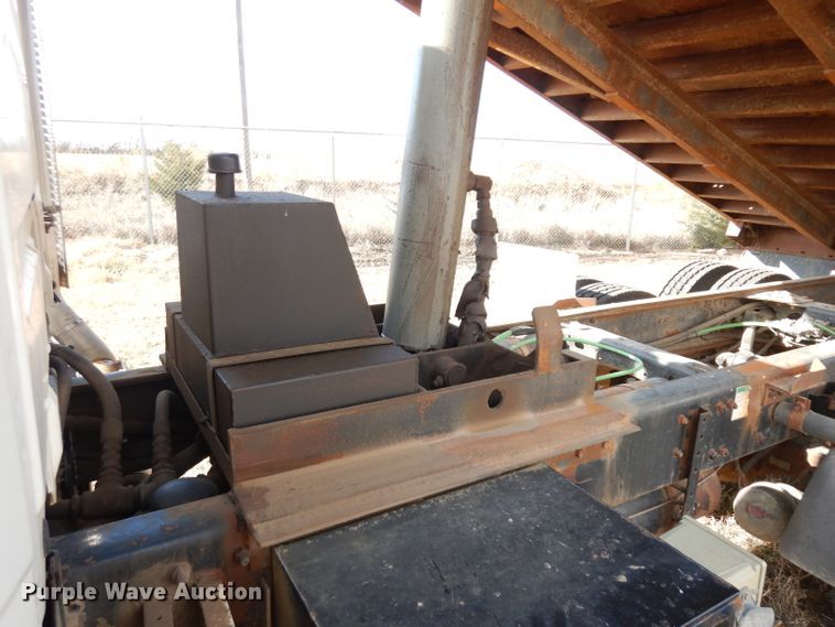 image for item GJ9039 2003 Freightliner FL80 dump truck