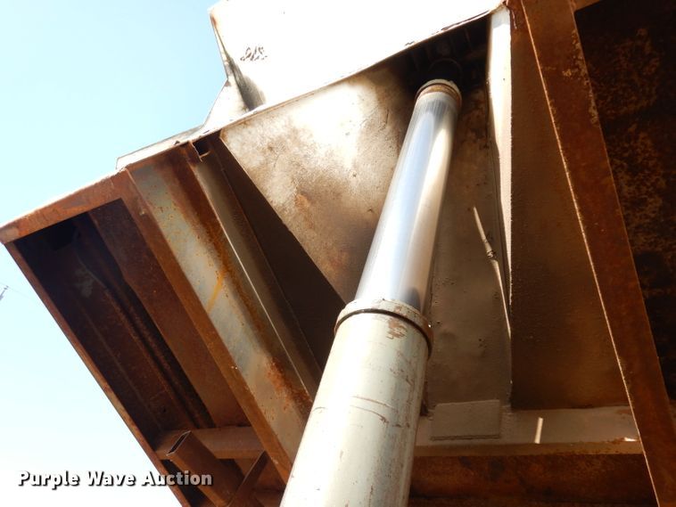 image for item GJ9039 2003 Freightliner FL80 dump truck