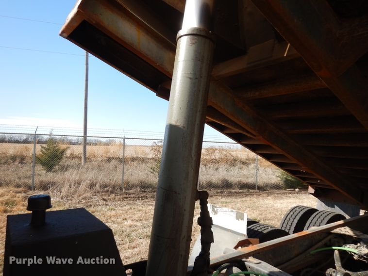 image for item GJ9039 2003 Freightliner FL80 dump truck