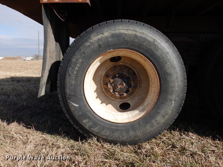 image for item GJ9039 2003 Freightliner FL80 dump truck