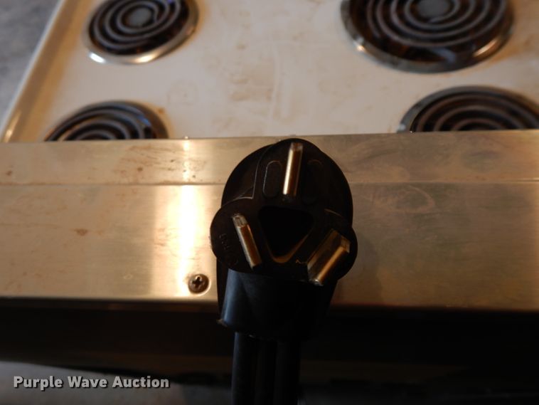 image for item GJ9048 Tappan electric oven