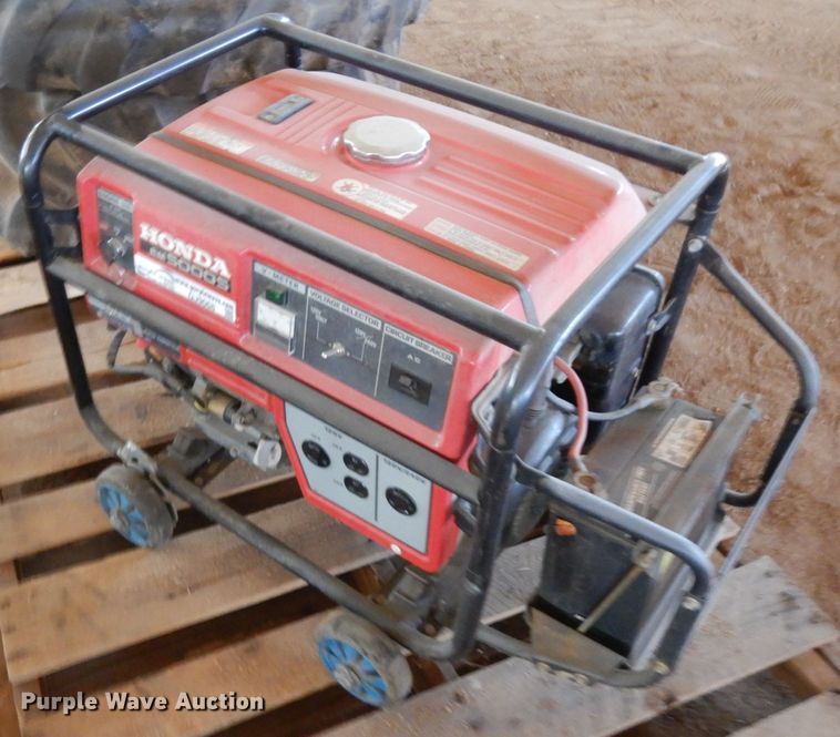 Honda EM5000S generator in Salina, KS Item GJ9068 sold Purple Wave