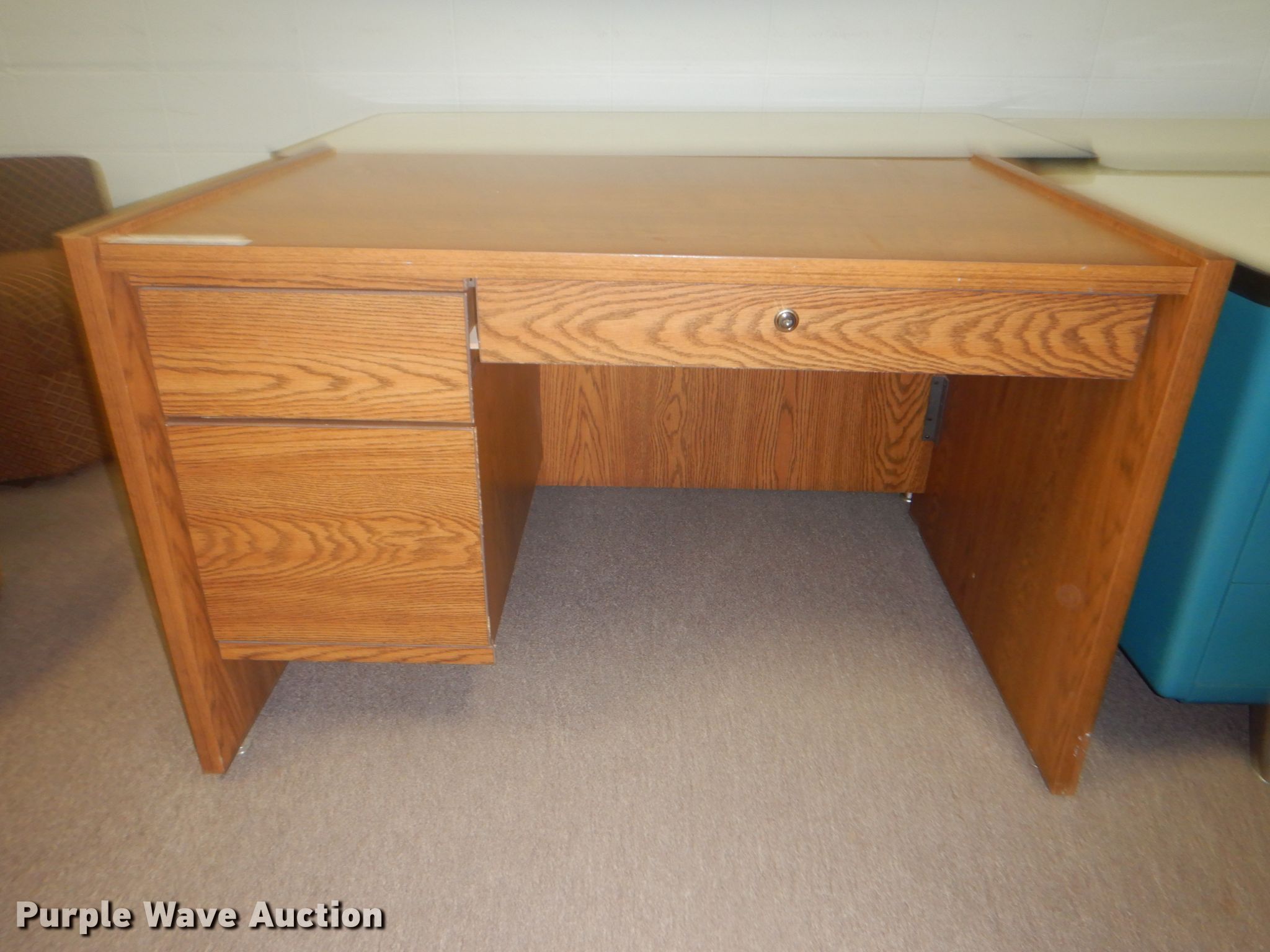 Furniture in Muskogee, OK Item FF9096 sold Purple Wave