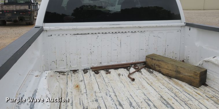 image for item DB10124 2005 Chevrolet Silverado 1500 Crew Cab pickup truck