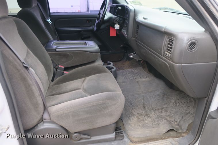 image for item DB10124 2005 Chevrolet Silverado 1500 Crew Cab pickup truck