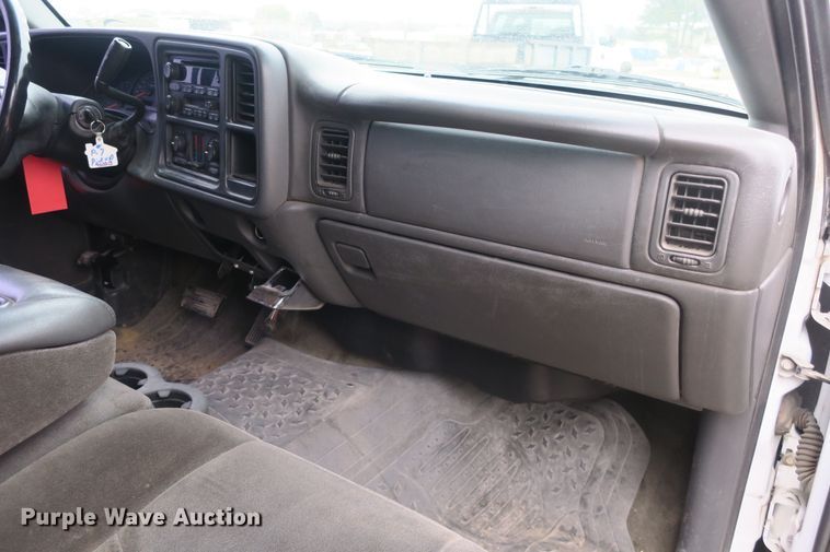 image for item DB10124 2005 Chevrolet Silverado 1500 Crew Cab pickup truck