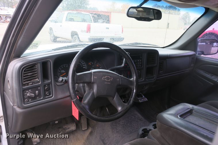 image for item DB10124 2005 Chevrolet Silverado 1500 Crew Cab pickup truck