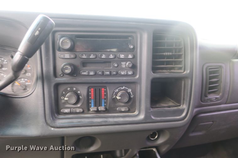 image for item DB10124 2005 Chevrolet Silverado 1500 Crew Cab pickup truck