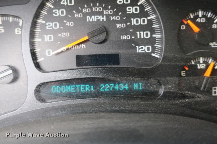 image for item DB10124 2005 Chevrolet Silverado 1500 Crew Cab pickup truck