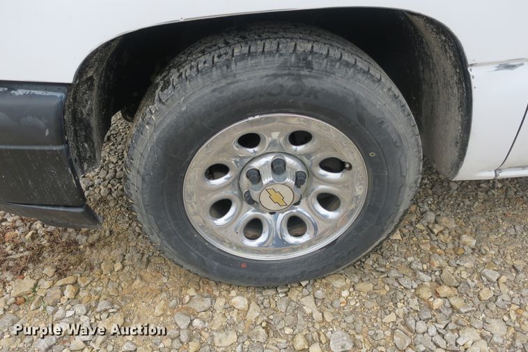 image for item DB10124 2005 Chevrolet Silverado 1500 Crew Cab pickup truck