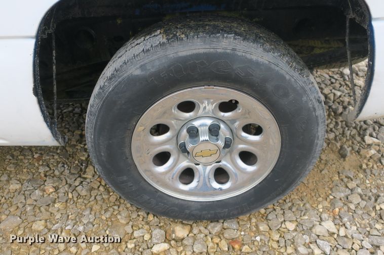 image for item DB10124 2005 Chevrolet Silverado 1500 Crew Cab pickup truck