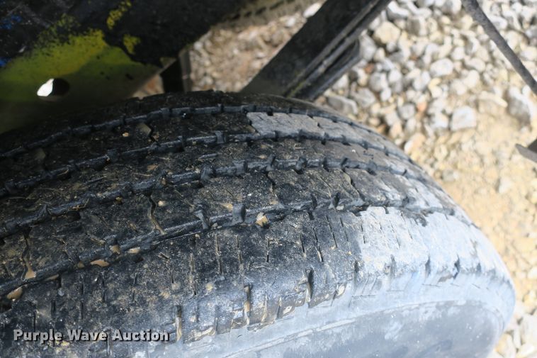 image for item DB10124 2005 Chevrolet Silverado 1500 Crew Cab pickup truck