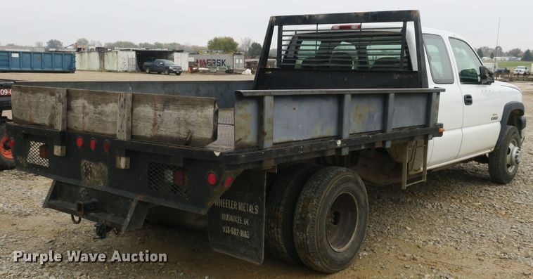 image for item DB10125 2005 Chevrolet Silverado 3500 Ext. Cab flatbed pickup truck