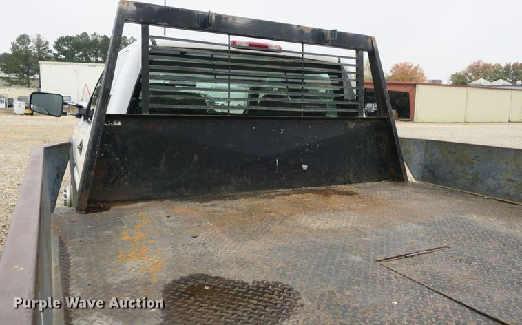 image for item DB10125 2005 Chevrolet Silverado 3500 Ext. Cab flatbed pickup truck