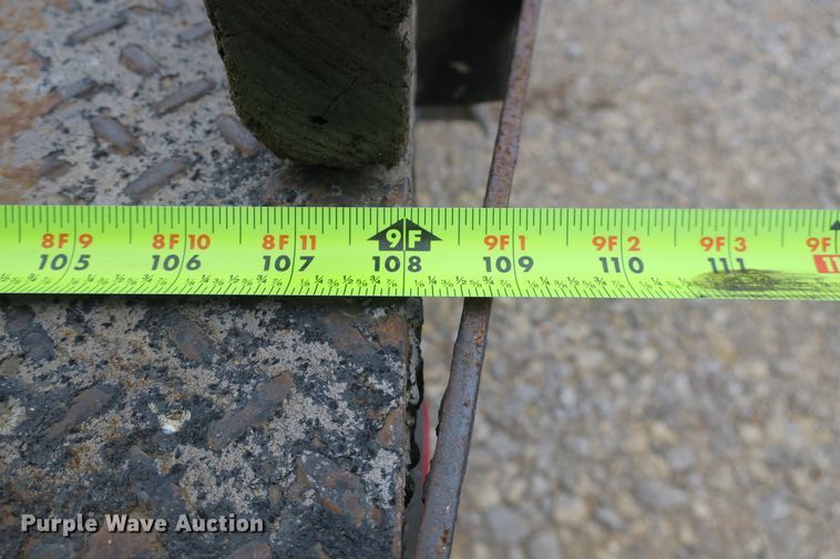 image for item DB10125 2005 Chevrolet Silverado 3500 Ext. Cab flatbed pickup truck