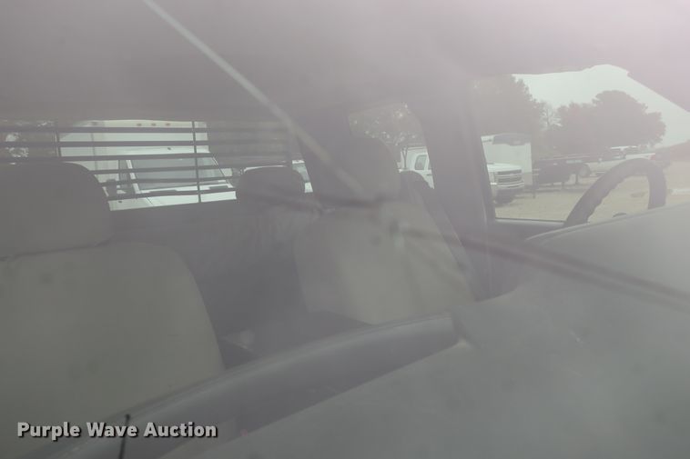 image for item DB10125 2005 Chevrolet Silverado 3500 Ext. Cab flatbed pickup truck