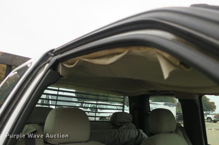 image for item DB10125 2005 Chevrolet Silverado 3500 Ext. Cab flatbed pickup truck