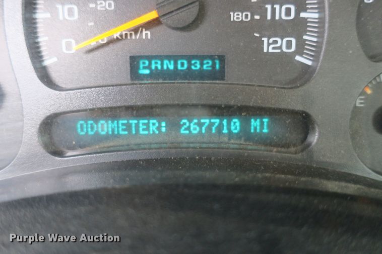 image for item DB10125 2005 Chevrolet Silverado 3500 Ext. Cab flatbed pickup truck