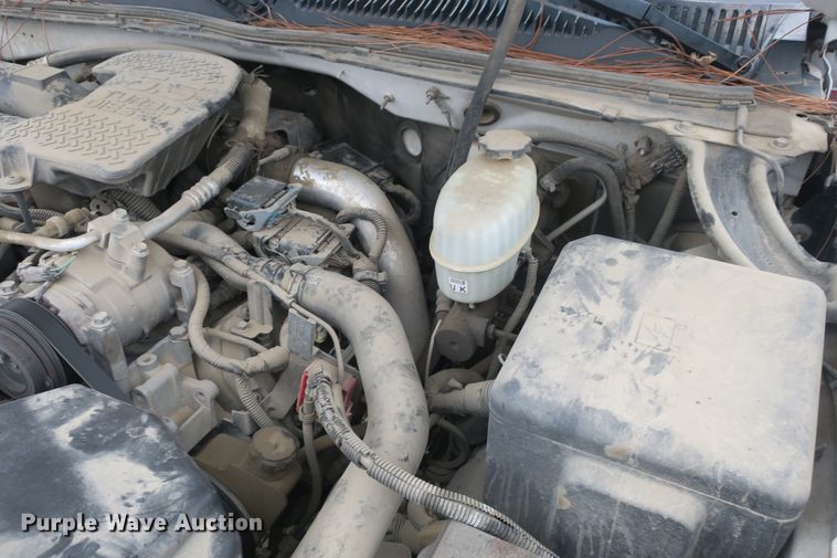 image for item DB10125 2005 Chevrolet Silverado 3500 Ext. Cab flatbed pickup truck