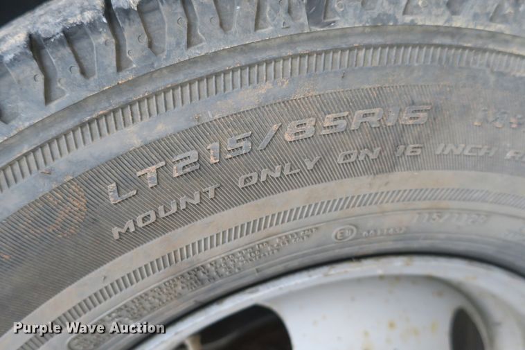 image for item DB10125 2005 Chevrolet Silverado 3500 Ext. Cab flatbed pickup truck