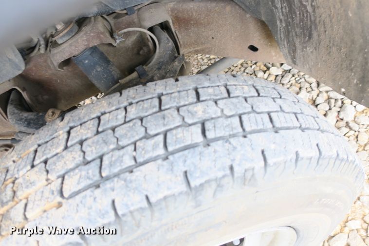 image for item DB10125 2005 Chevrolet Silverado 3500 Ext. Cab flatbed pickup truck